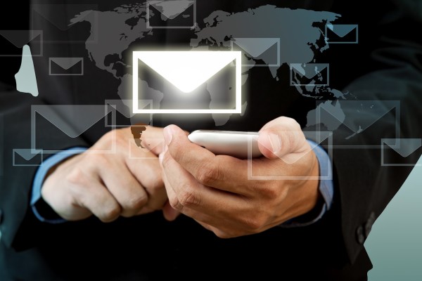 địa chỉ email khách hàng